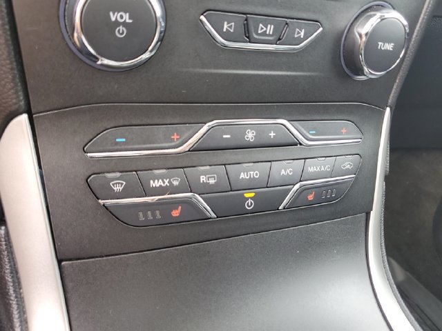 Used 2019 Ford Edge SEL w/ Equipment Group 201A AWD/4WD image 19