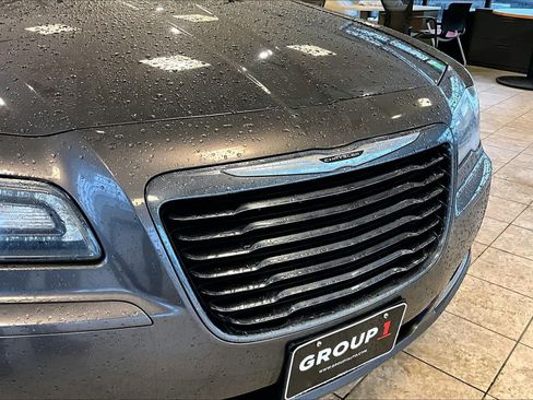 Used 2014 Chrysler 300 S AWD/4WD image 31