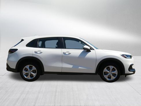 Used 2025 Honda HR-V LX image 8