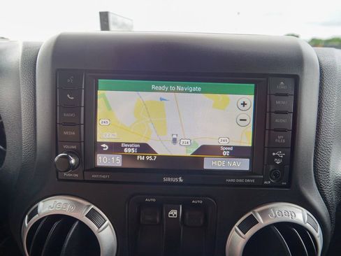 Used 2016 Jeep Wrangler Rubicon AWD/4WD image 18