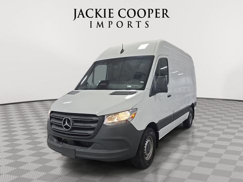 Used 2025 Mercedes-Benz Sprinter 2500 image 1