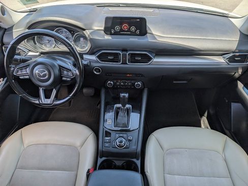 Used 2018 MAZDA CX-5 Touring w/ Preferred Equipment Package FWD image 4