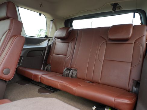 Used 2018 Chevrolet Tahoe Premier AWD/4WD image 27