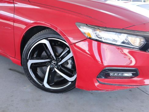 Used 2018 Honda Accord Sport image 4
