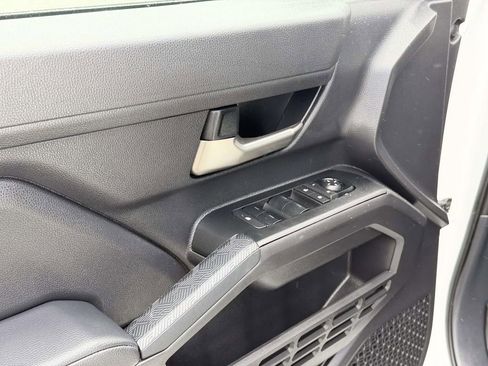 Used 2024 Toyota Tacoma TRD Sport AWD/4WD image 19