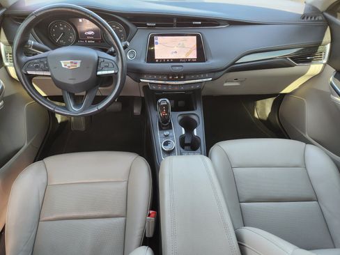 Certified 2023 Cadillac XT4 Premium Luxury w/ Technology Package FWD image 9