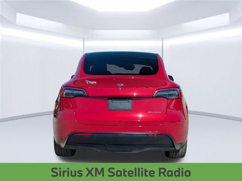 Used 2022 Tesla Model Y Long Range AWD/4WD image 5