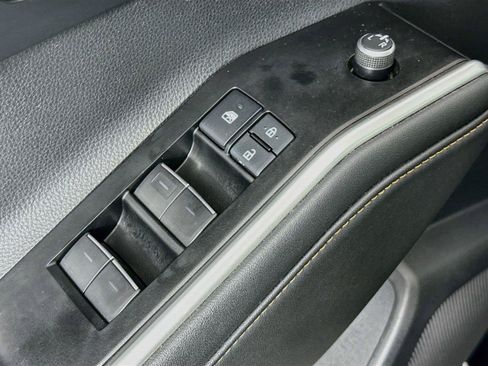 Used 2022 Toyota Highlander Bronze Edition FWD image 28