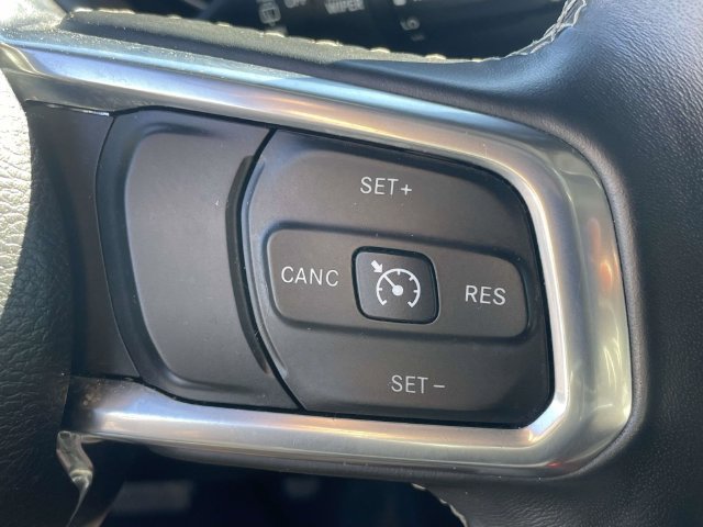 Used 2018 Jeep Wrangler Unlimited Sahara AWD/4WD image 23