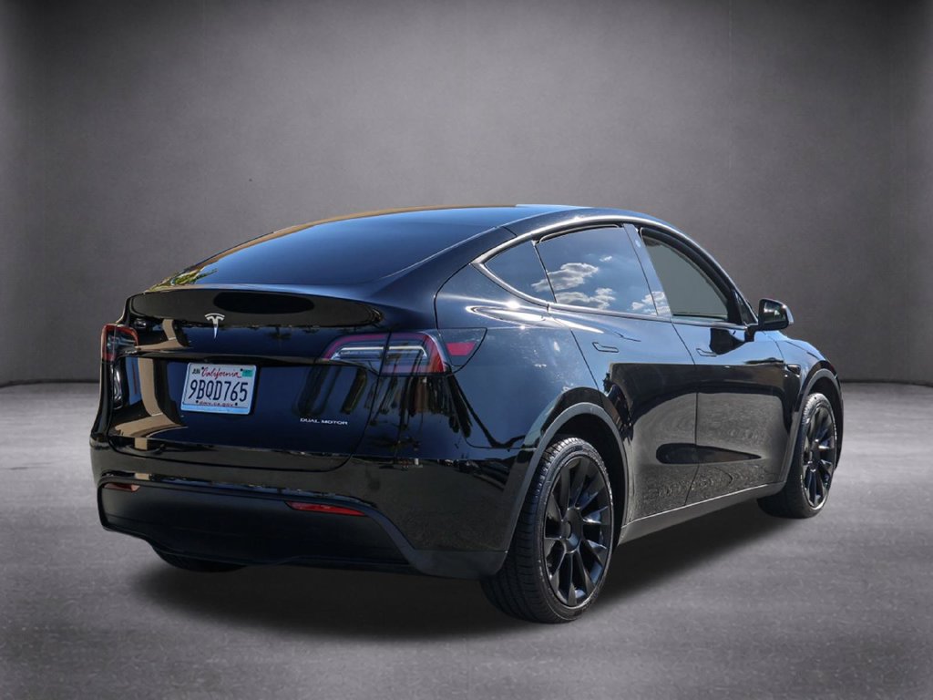 Used 2022 Tesla Model Y Long Range AWD/4WD image 4