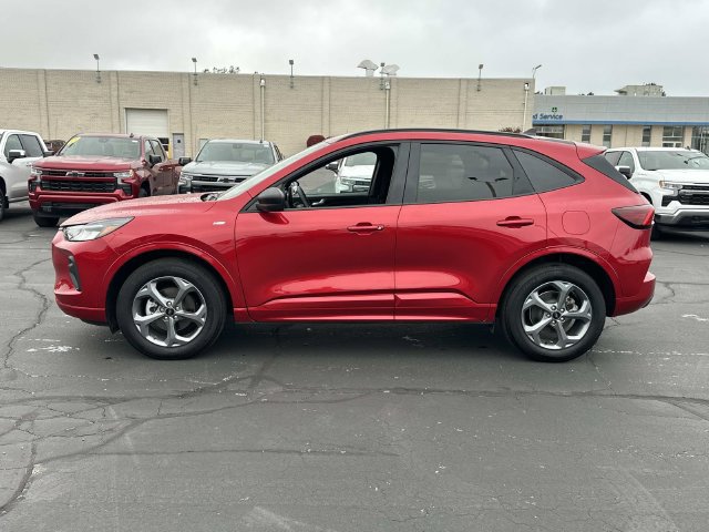 Used 2024 Ford Escape ST-Line w/ Tech Pack #1 AWD/4WD image 4