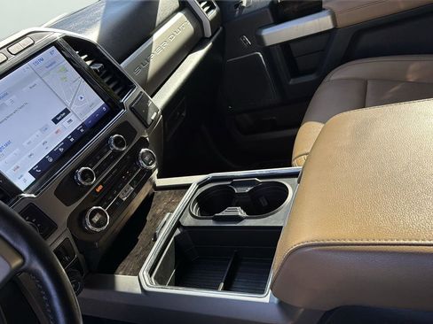 Certified 2022 Ford F250 Lariat w/ Lariat Ultimate Package image 18