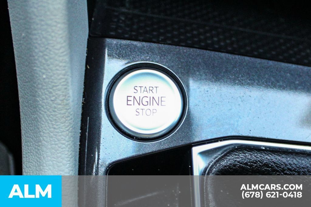 Used 2022 Volkswagen Tiguan SE FWD image 28