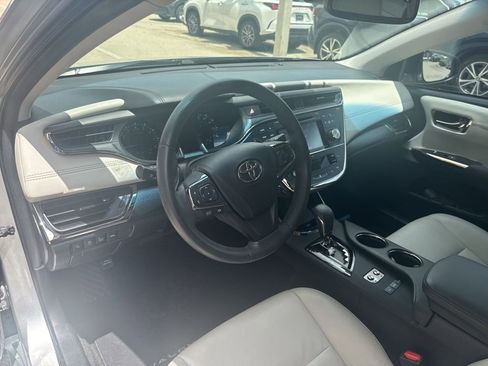 Used 2018 Toyota Avalon XLE Premium FWD image 15