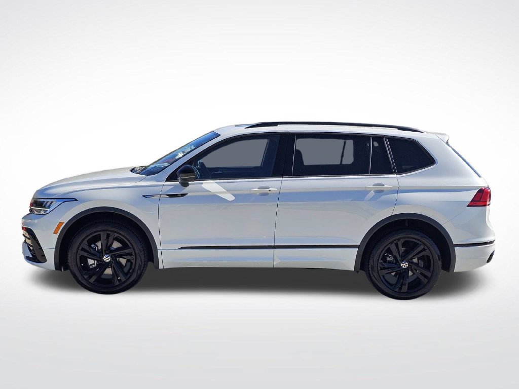 Used 2024 Volkswagen Tiguan SE R-Line FWD image 28