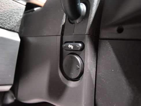 Used 2013 Ford F150 Limited image 24