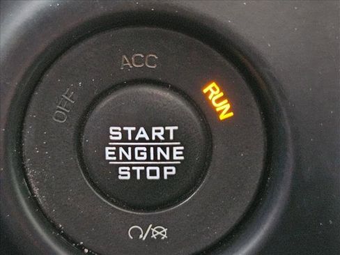 Used 2019 Jeep Wrangler Unlimited Sahara image 15