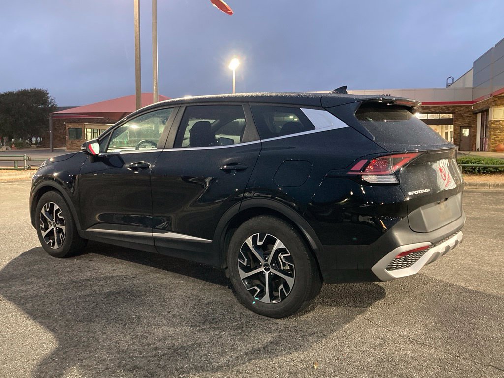 Used 2025 Kia Sportage EX FWD image 7