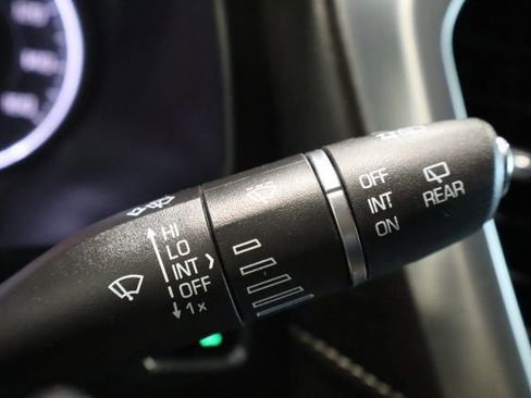 Used 2018 GMC Acadia SLT image 23