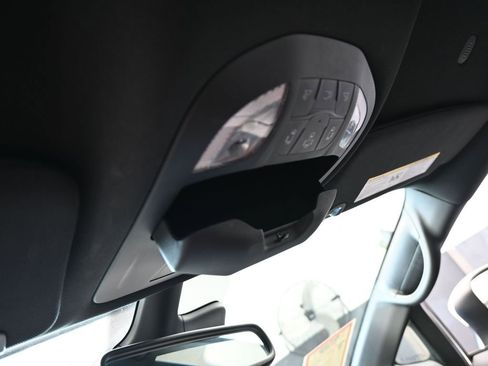 Used 2023 Chrysler Pacifica Touring-L w/ S Appearance Package image 28