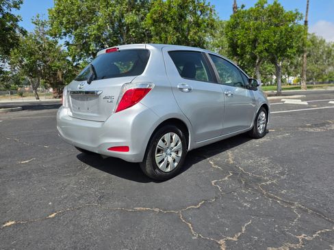 Used 2013 Toyota Yaris LE FWD image 4