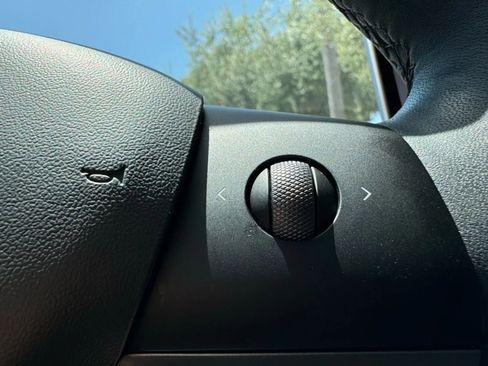 Used 2023 Tesla Model 3 Standard Range image 39