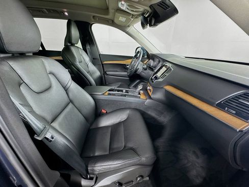 Used 2022 Volvo XC90 T6 Momentum w/ Advanced Package image 35