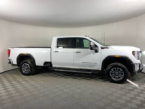 Used 2024 GMC Sierra 3500 SLT w/ SLT Premium Package AWD/4WD image 2