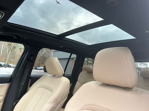 New 2025 Jeep Grand Cherokee Limited w/ Luxury Tech Group II image 30