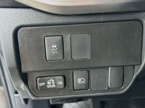 Used 2021 Toyota Tacoma SR5 AWD/4WD image 19