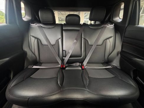 Used 2025 Jeep Compass Trailhawk AWD/4WD image 42