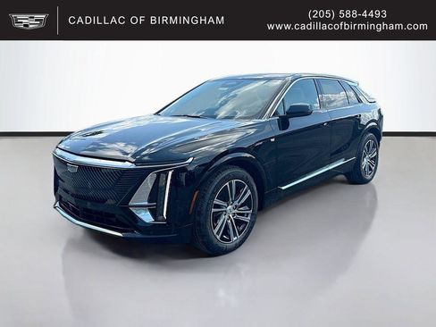 New 2025 Cadillac Lyriq Luxury image 1