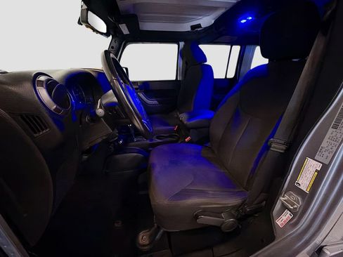Used 2018 Jeep Wrangler Unlimited Sport S AWD/4WD image 19