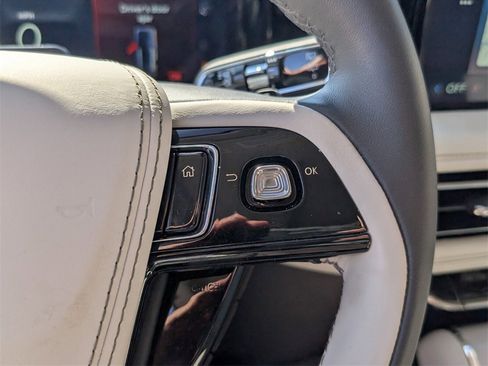 Used 2025 Lincoln Aviator Reserve w/ Illumination Package image 23