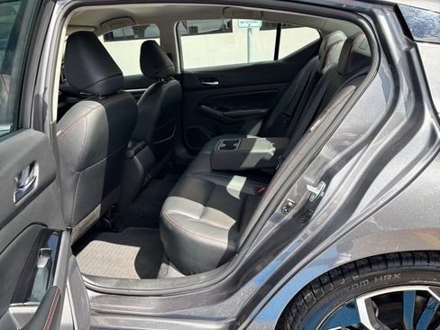 Used 2024 Nissan Altima 2.5 SR FWD image 16