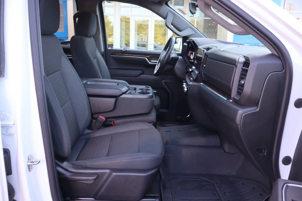 Used 2023 GMC Sierra 1500 Elevation w/ LPO, Elevation Black Package AWD/4WD image 16