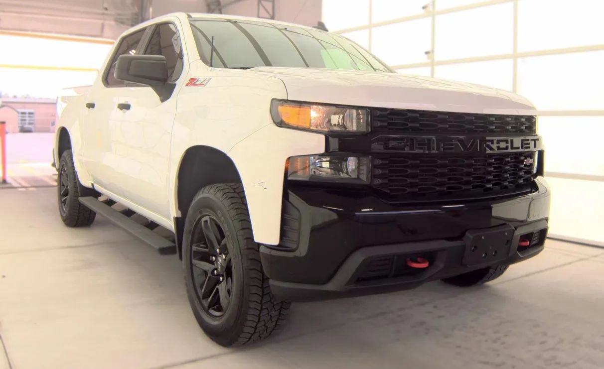Used 2020 Chevrolet Silverado 1500 Custom Trail Boss w/ Custom Convenience Package AWD/4WD image 2