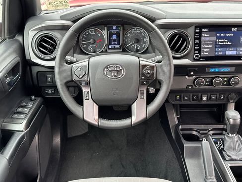 Used 2022 Toyota Tacoma TRD Sport image 14