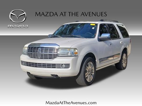 Used 2014 Lincoln Navigator 2WD image 1