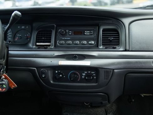 Used 2005 Ford Crown Victoria Police Interceptor RWD image 16