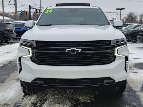 Used 2024 Chevrolet Suburban RST w/ Luxury Package image 37