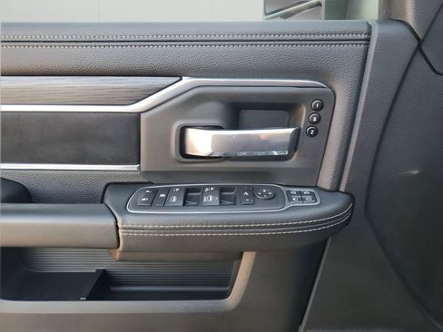 Used 2024 RAM 2500 Laramie w/ Night Edition image 27