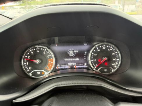 Used 2022 Jeep Renegade Altitude w/ Convenience Group AWD/4WD image 17