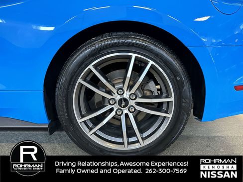 Used 2017 Ford Mustang EcoBoost image 5