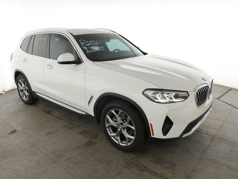 Used 2024 BMW X3 sDrive30i w/ Convenience Package RWD image 3