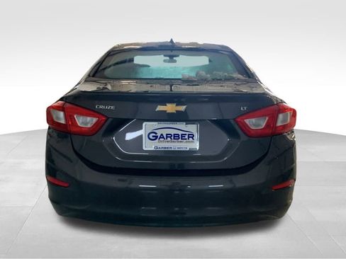 Used 2017 Chevrolet Cruze LT image 4