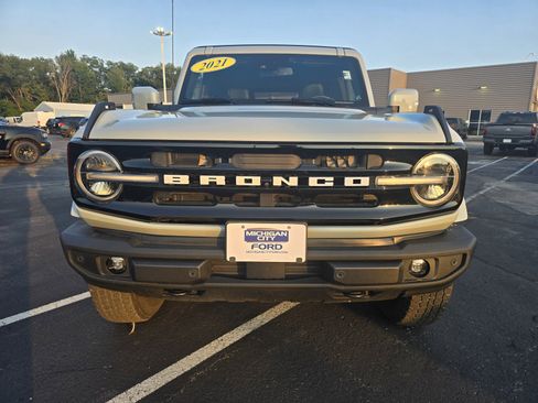 Used 2021 Ford Bronco Outer Banks AWD/4WD image 9