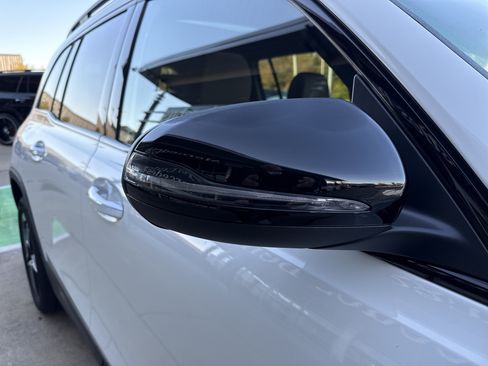 New 2026 Mercedes-Benz GLB 250 image 9