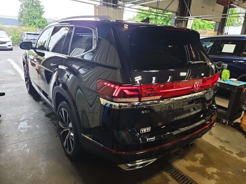 Used 2025 Volkswagen Atlas SEL Premium R-Line AWD/4WD image 4