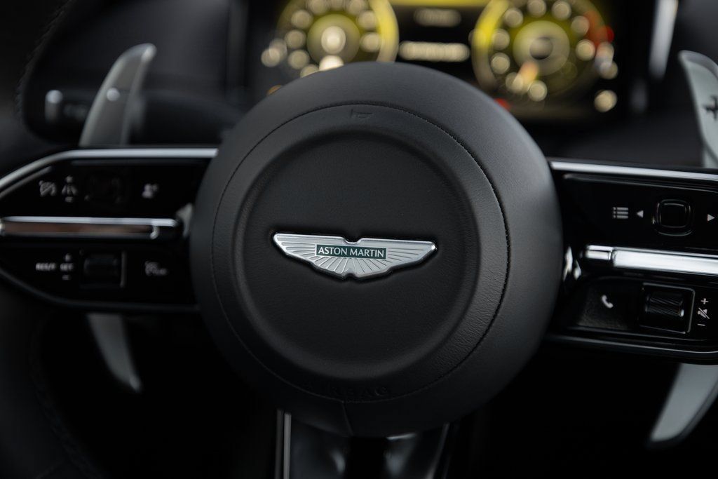 Used 2025 Aston Martin DB12 Coupe RWD image 31